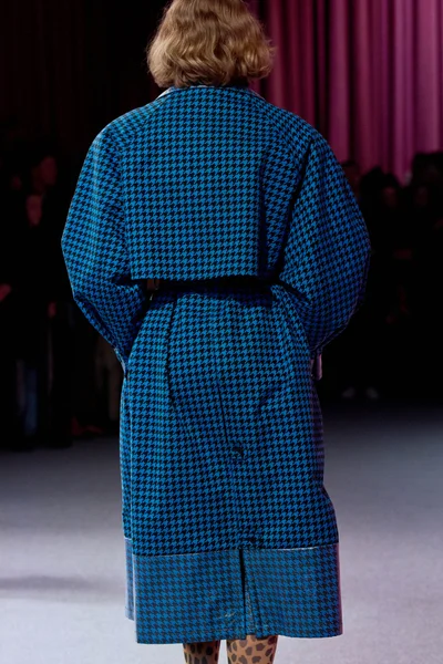 Look 42